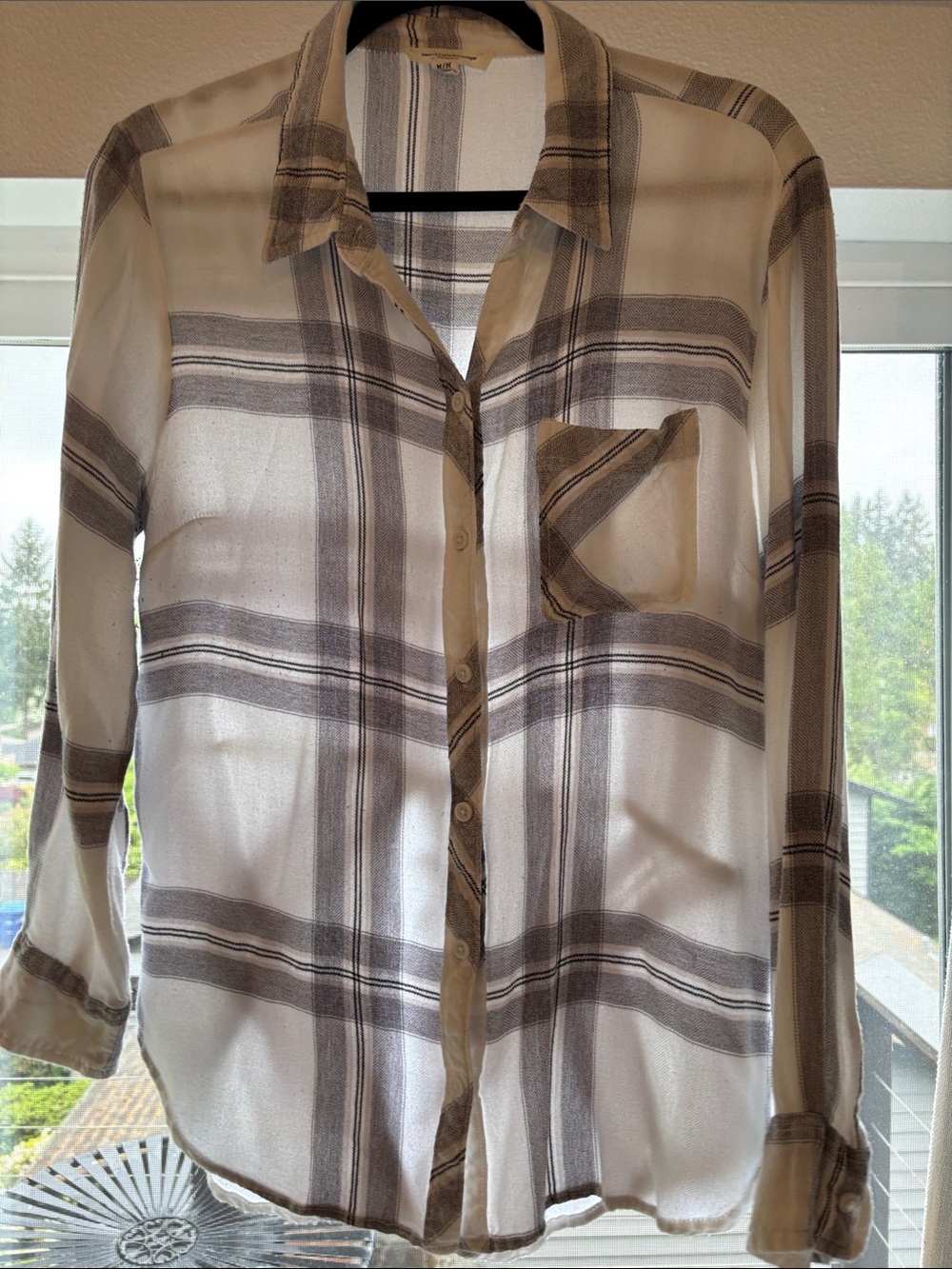beachlunchlounge Plaid Button-Down Shirt White & Gray w/ back button detail